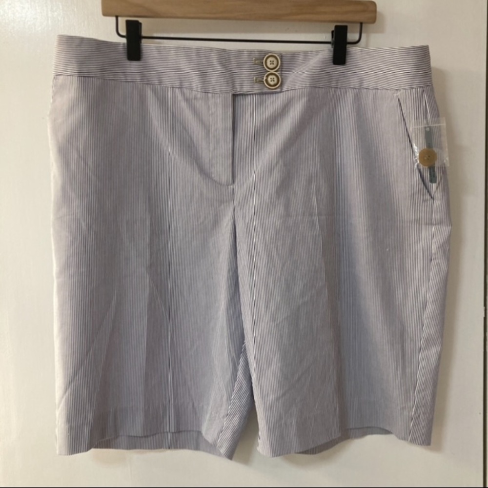 NWT Attention Bermuda Stripe Stretch Solid Shorts Relaxed Fit Women’s Size 16